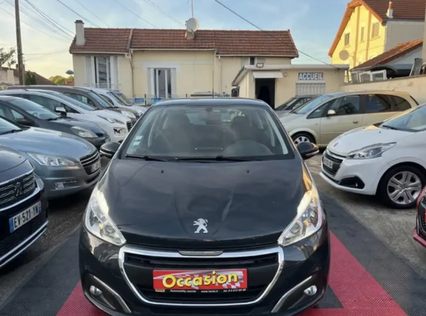 Peugeot e-208 Noir - 1