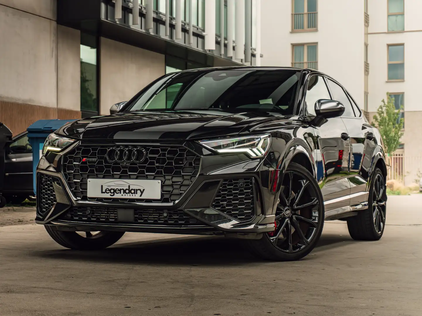 Audi RS Q3 2.5 TFSI | LED | CAMERA | KEYLESS | SPORTBACK Zwart - 1
