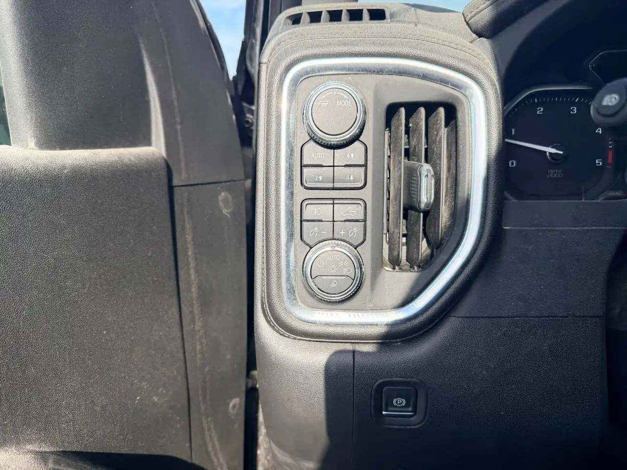 GMC Sierra 2500HD снимка GMC Sierra 2500HD