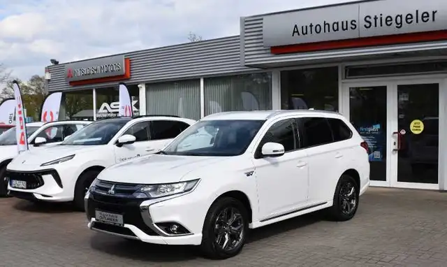 Mitsubishi Outlander Outlander Plug-in Hybrid 2.0 4WD Aut. AHK