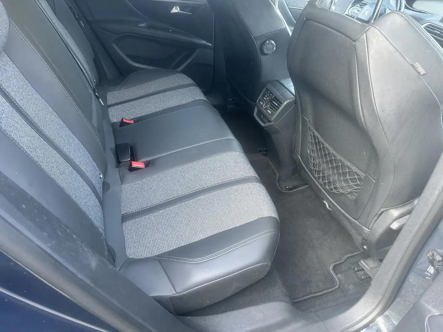 Peugeot 3008 1.6 bluehdi GT Line s&s 120cv Blau - 2