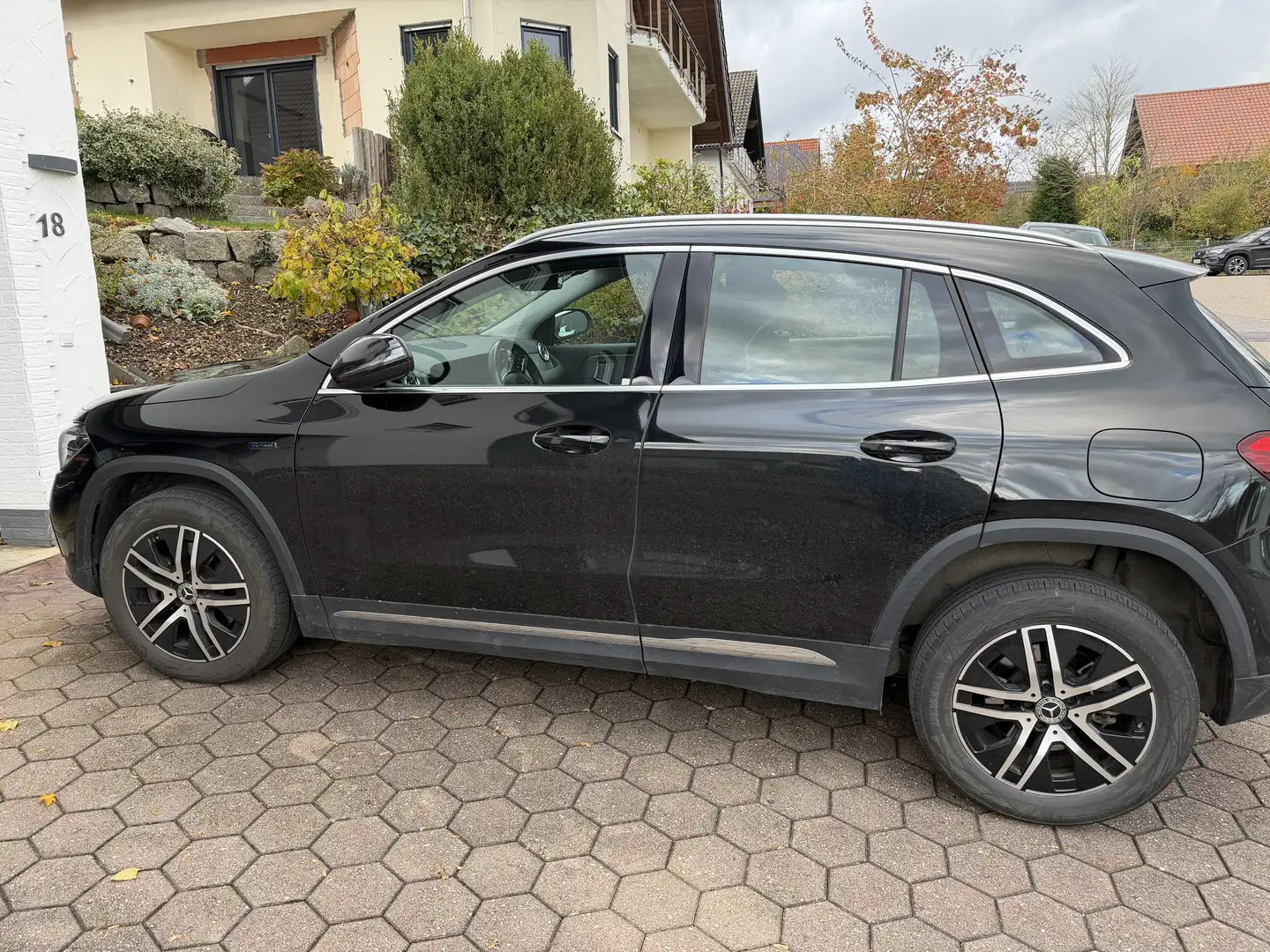 Mercedes-Benz GLA 250 e 8G-DCT Progressive - 1