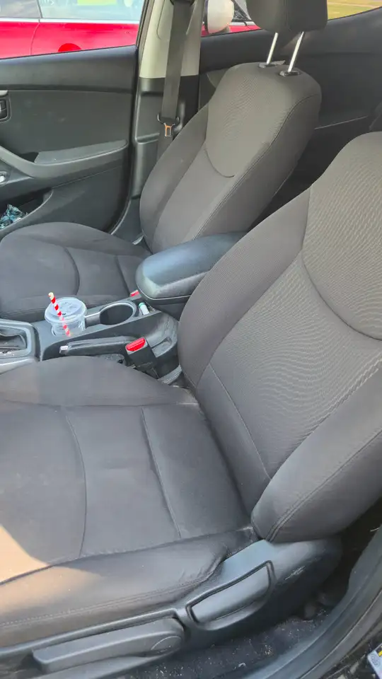 Hyundai ELANTRA снимка Hyundai ELANTRA