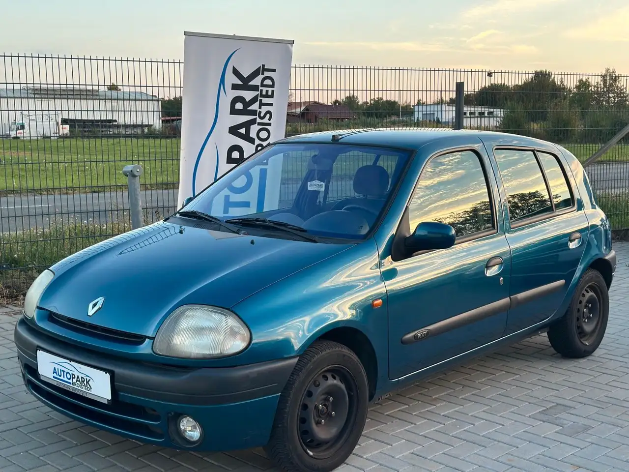 Renault Clio TÜV NEU KLIMA/AHK, foto 10