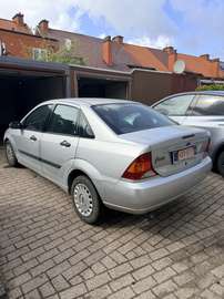1..8 Ford focus * Airco * Radio