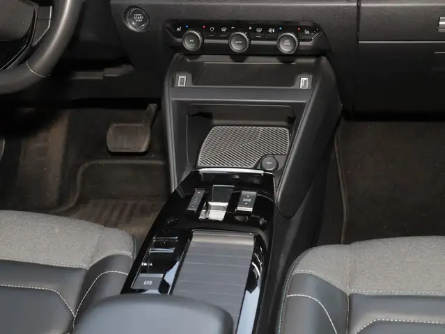 Citroen C4 view 11