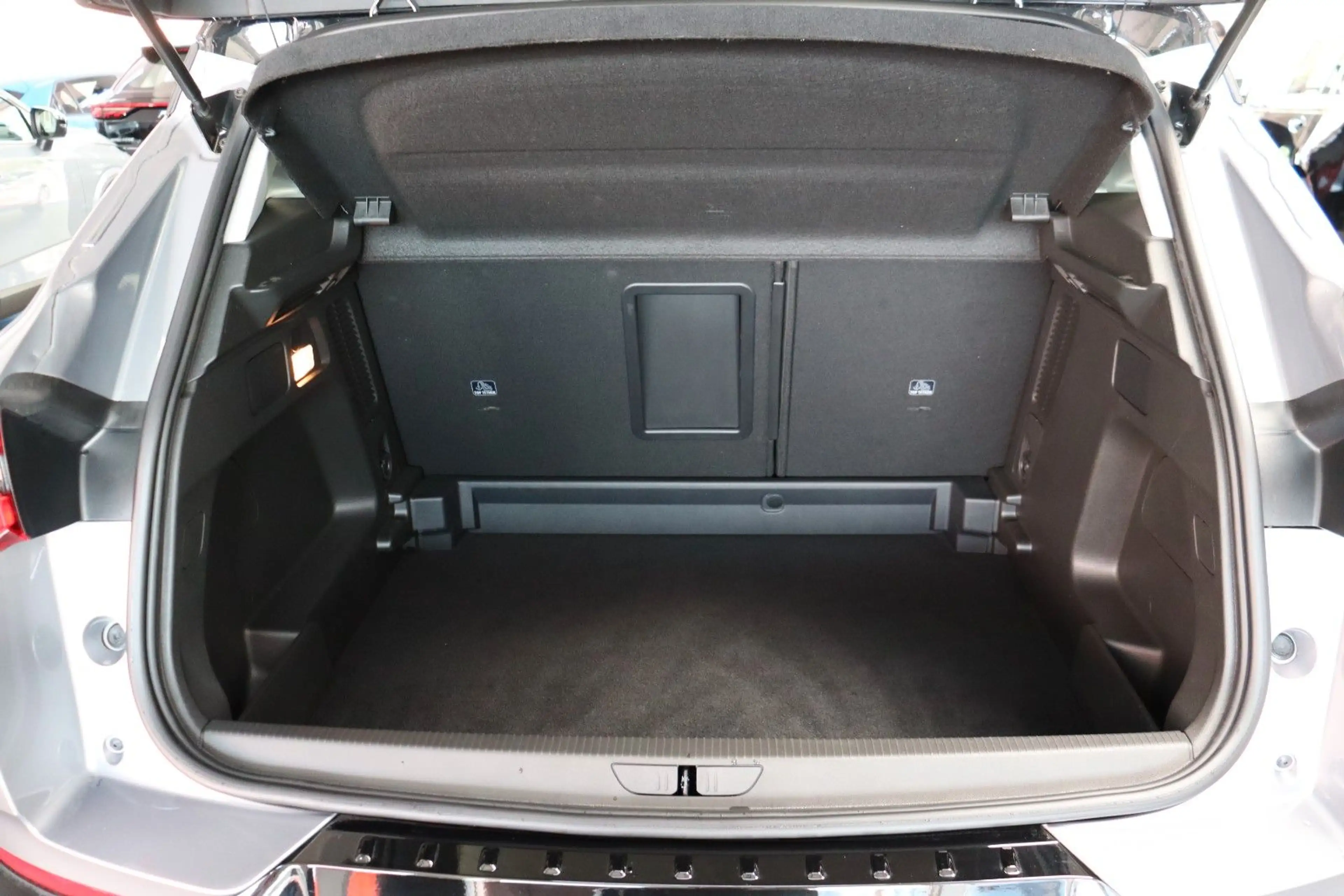 Opel Grandland X Grandland 1.6 Turbo AT GS T.Leder SHZ LED SOFORT — photo 15