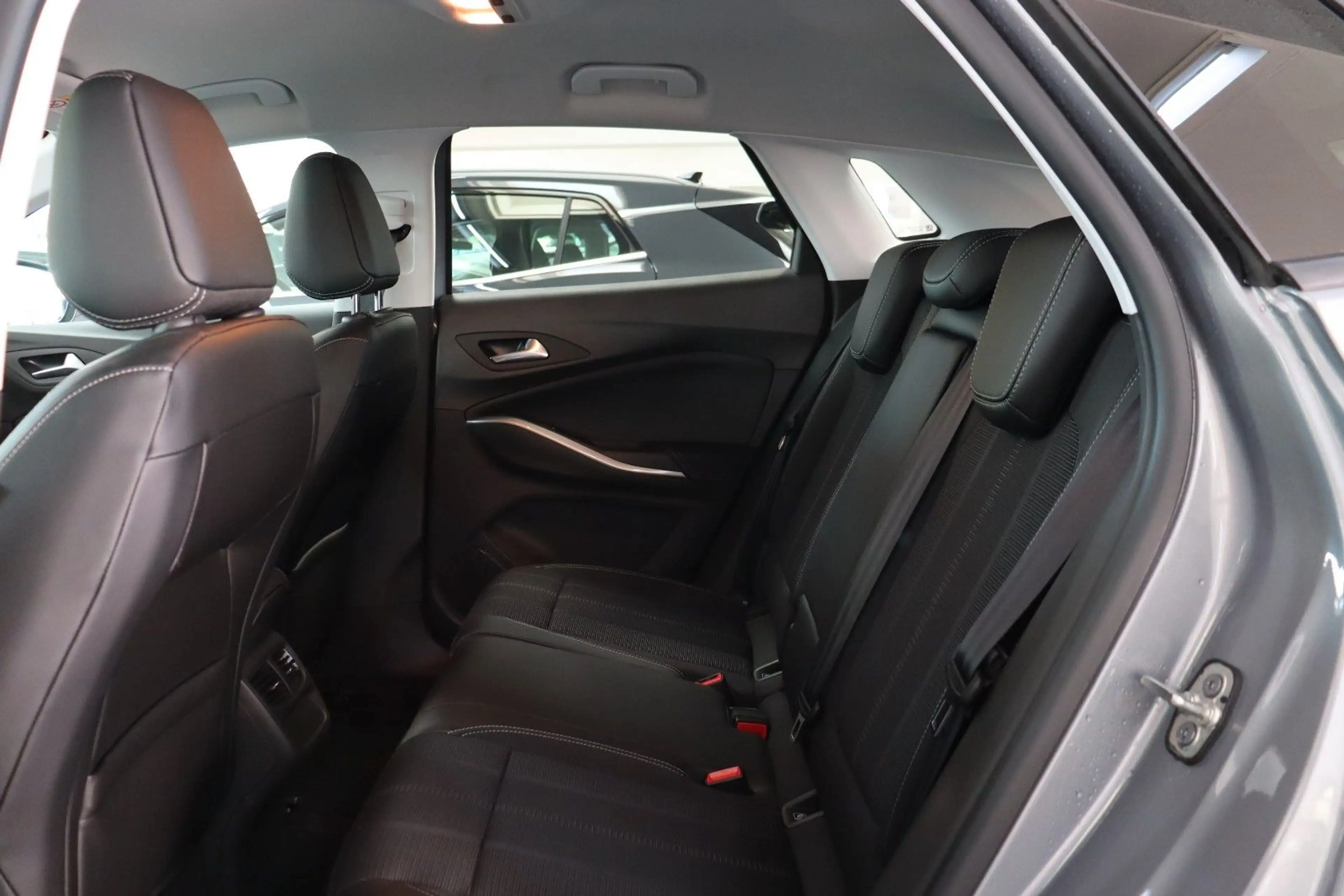 Opel Grandland X Grandland 1.6 Turbo AT GS T.Leder SHZ LED SOFORT — photo 10