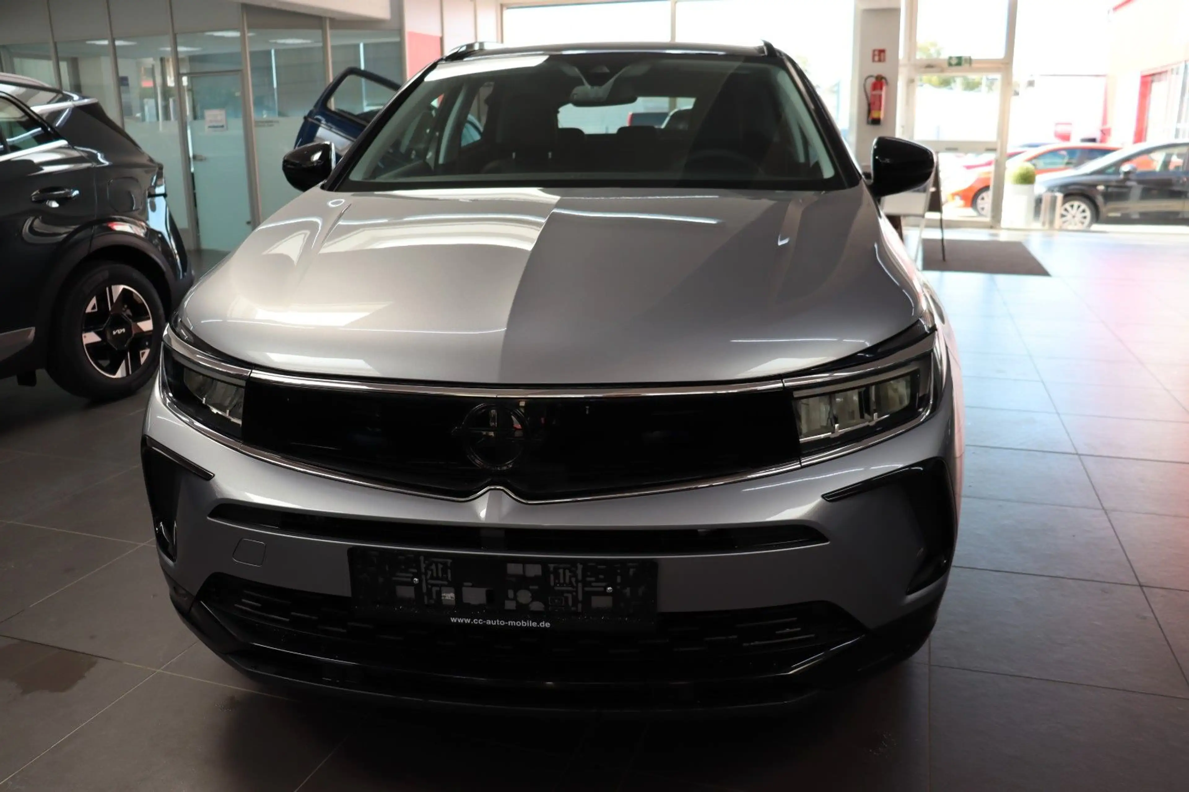 Opel Grandland X Grandland 1.6 Turbo AT GS T.Leder SHZ LED SOFORT — photo 2