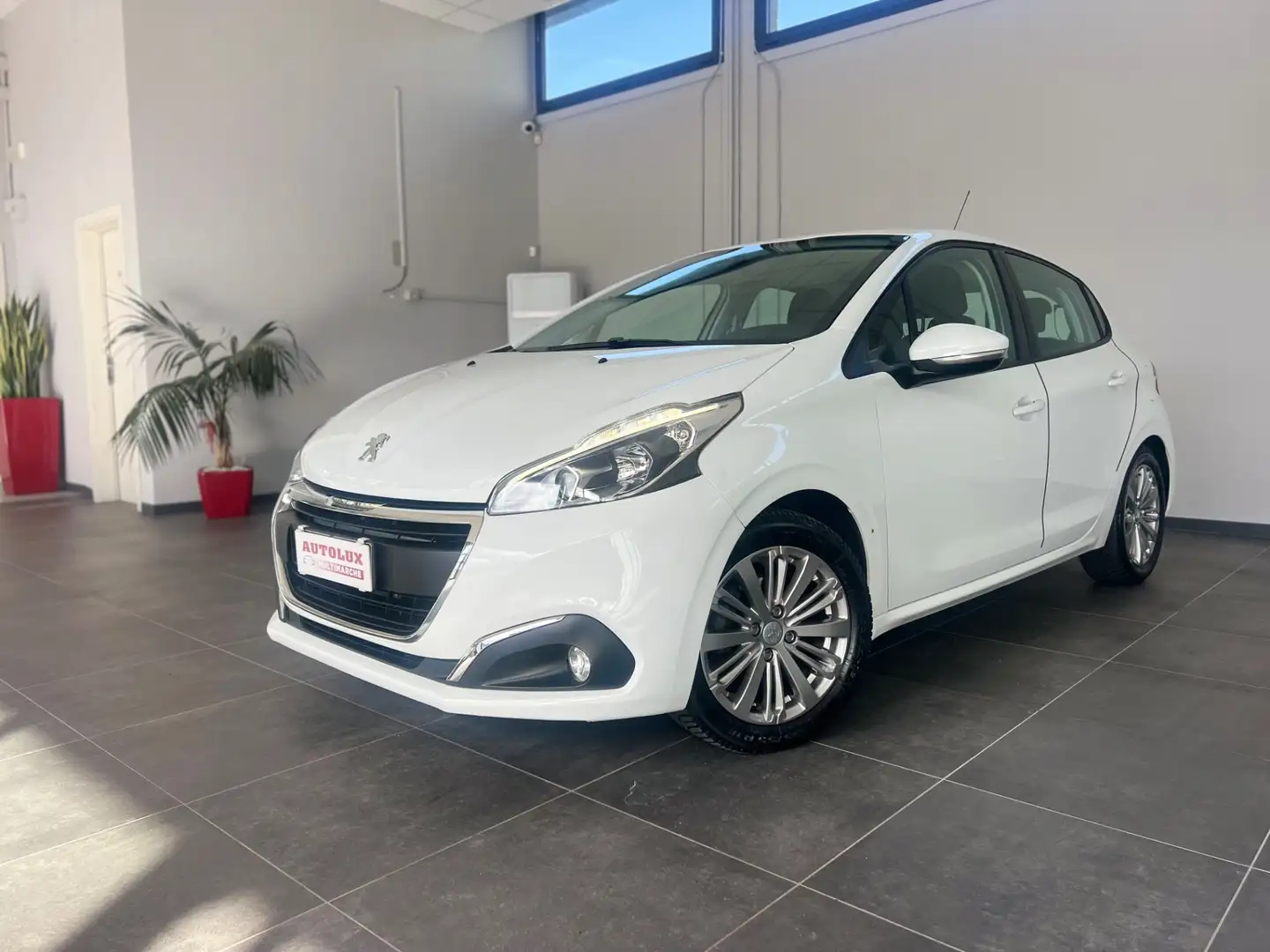 Peugeot 208 PureTech 68 5 porte Active Bianco - 1