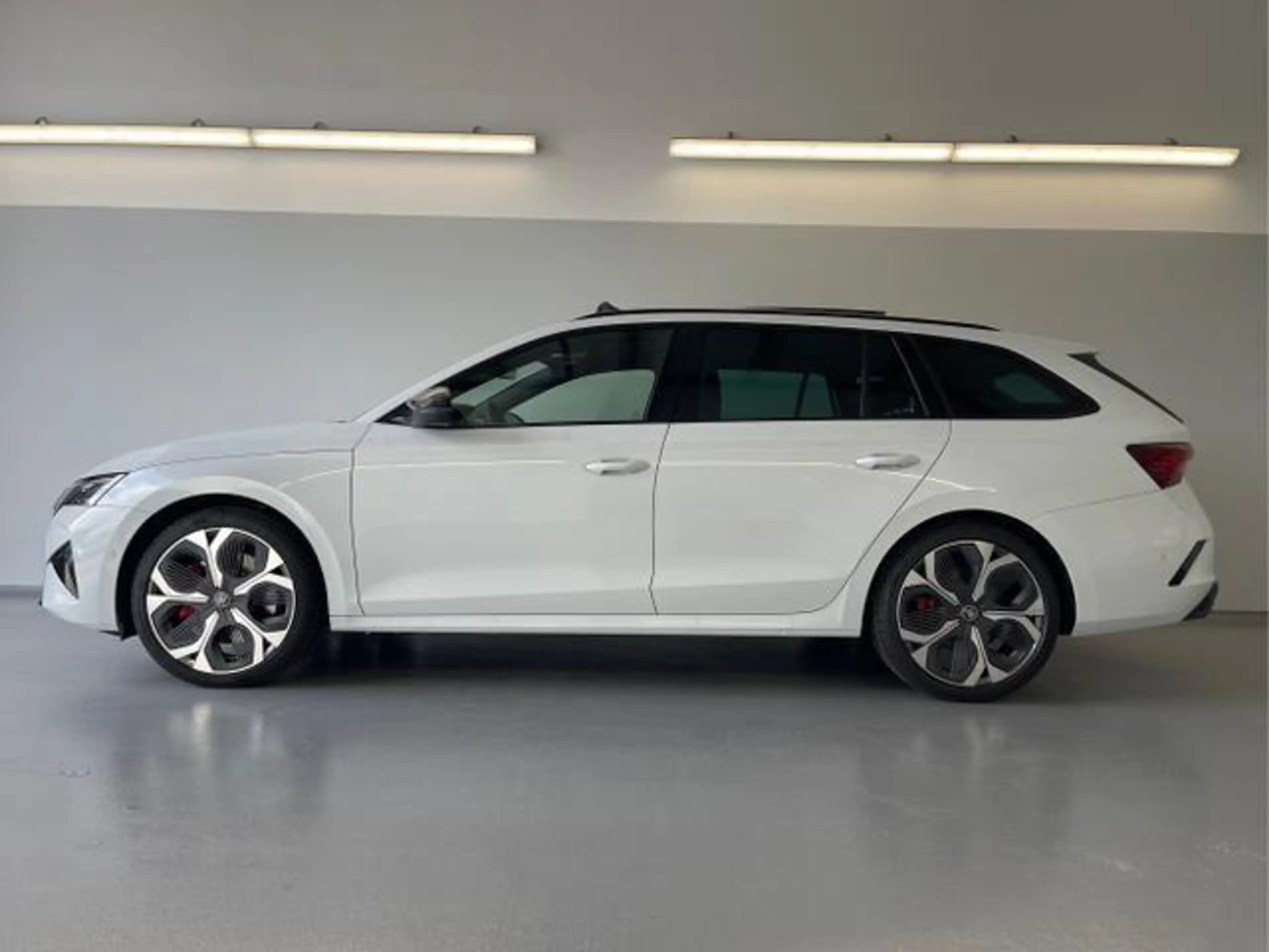 Skoda Octavia Combi RS 265PS DSG HUD+Pano+360°+DCC+AHK+CANTON+Ma — photo 3