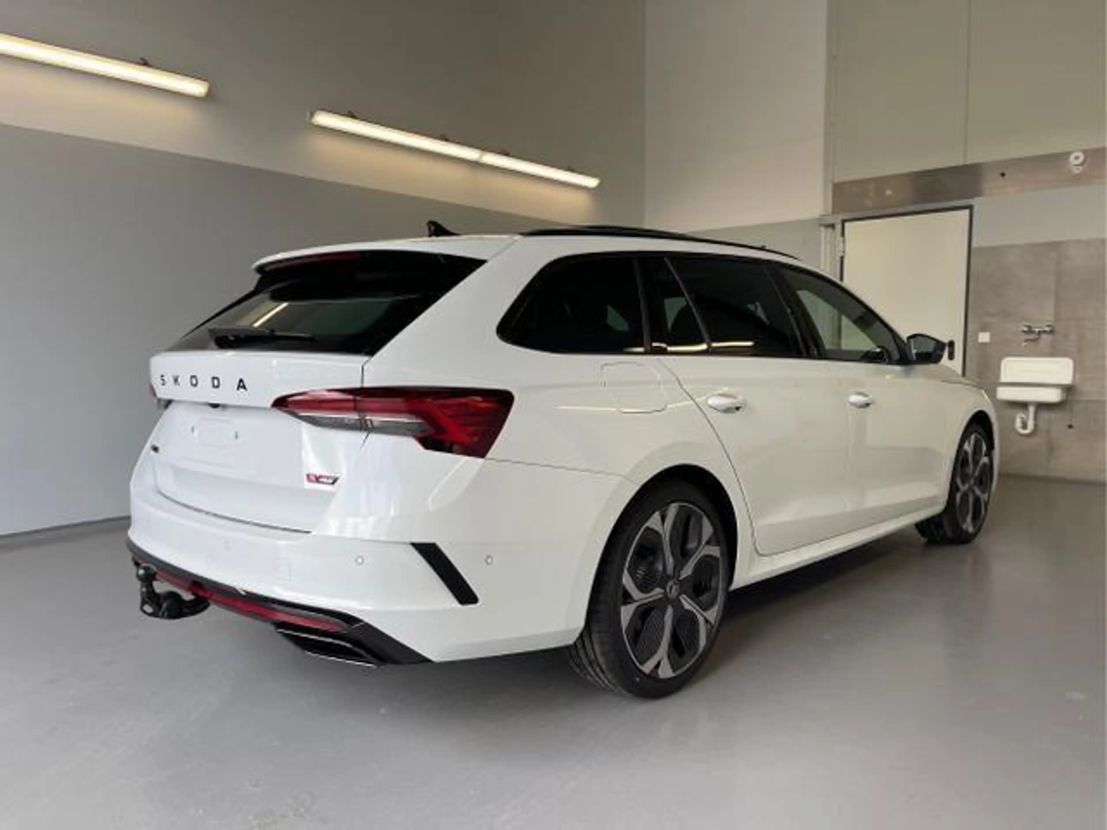 Skoda Octavia Combi RS 265PS DSG HUD+Pano+360°+DCC+AHK+CANTON+Ma — photo 4