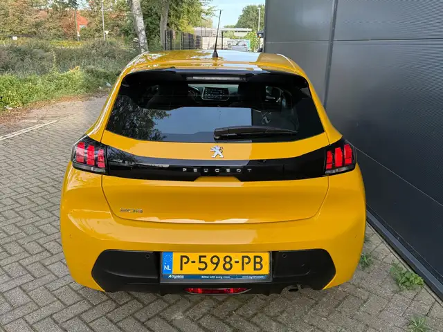 Peugeot 208 view 7