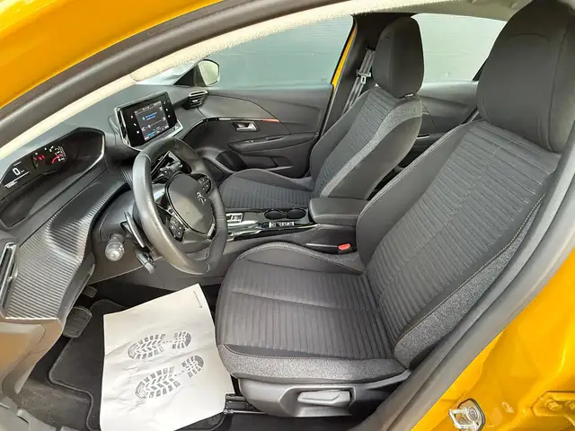 Peugeot 208 view 14