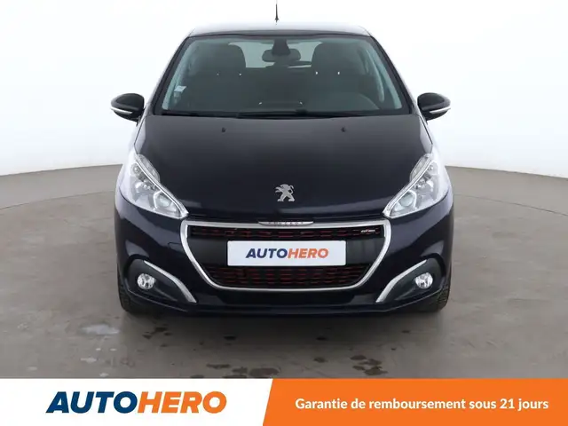 Peugeot 208 view 9