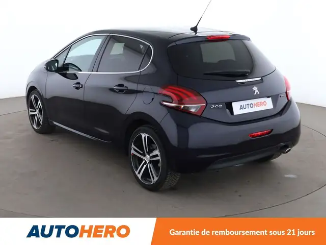 Peugeot 208 view 4
