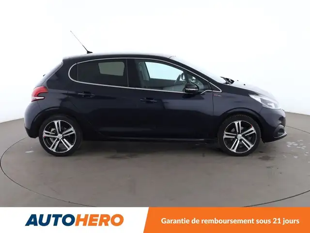 Peugeot 208 view 7