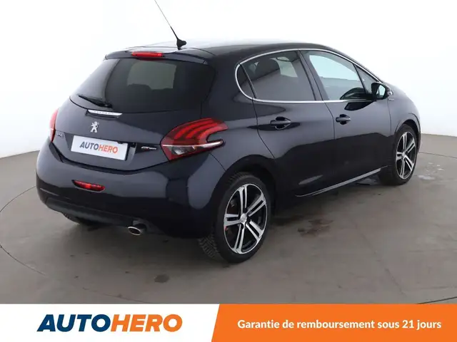 Peugeot 208 view 6