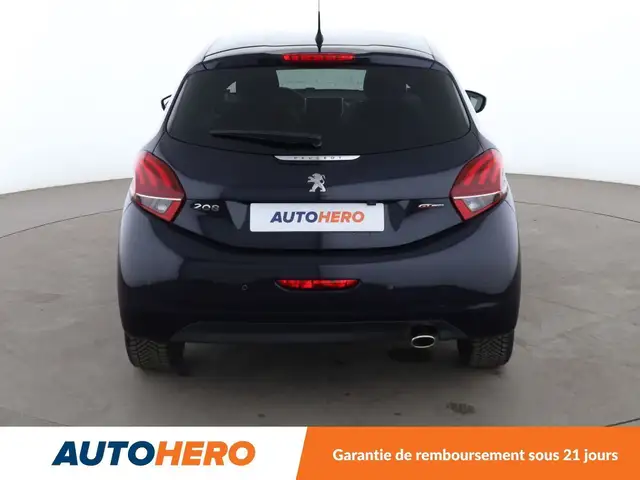 Peugeot 208 view 5