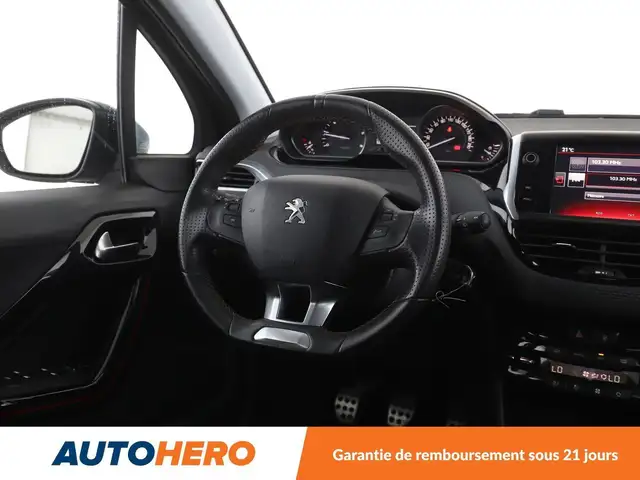 Peugeot 208 view 13
