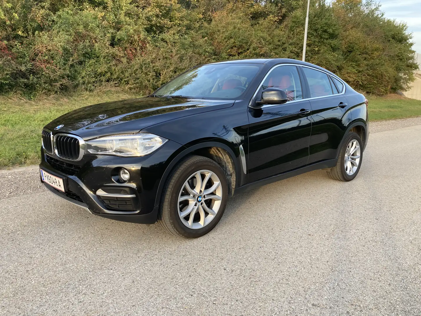 BMW X6 F16 xDrive30d Sport Activity Coupé Aut. Schwarz - 1