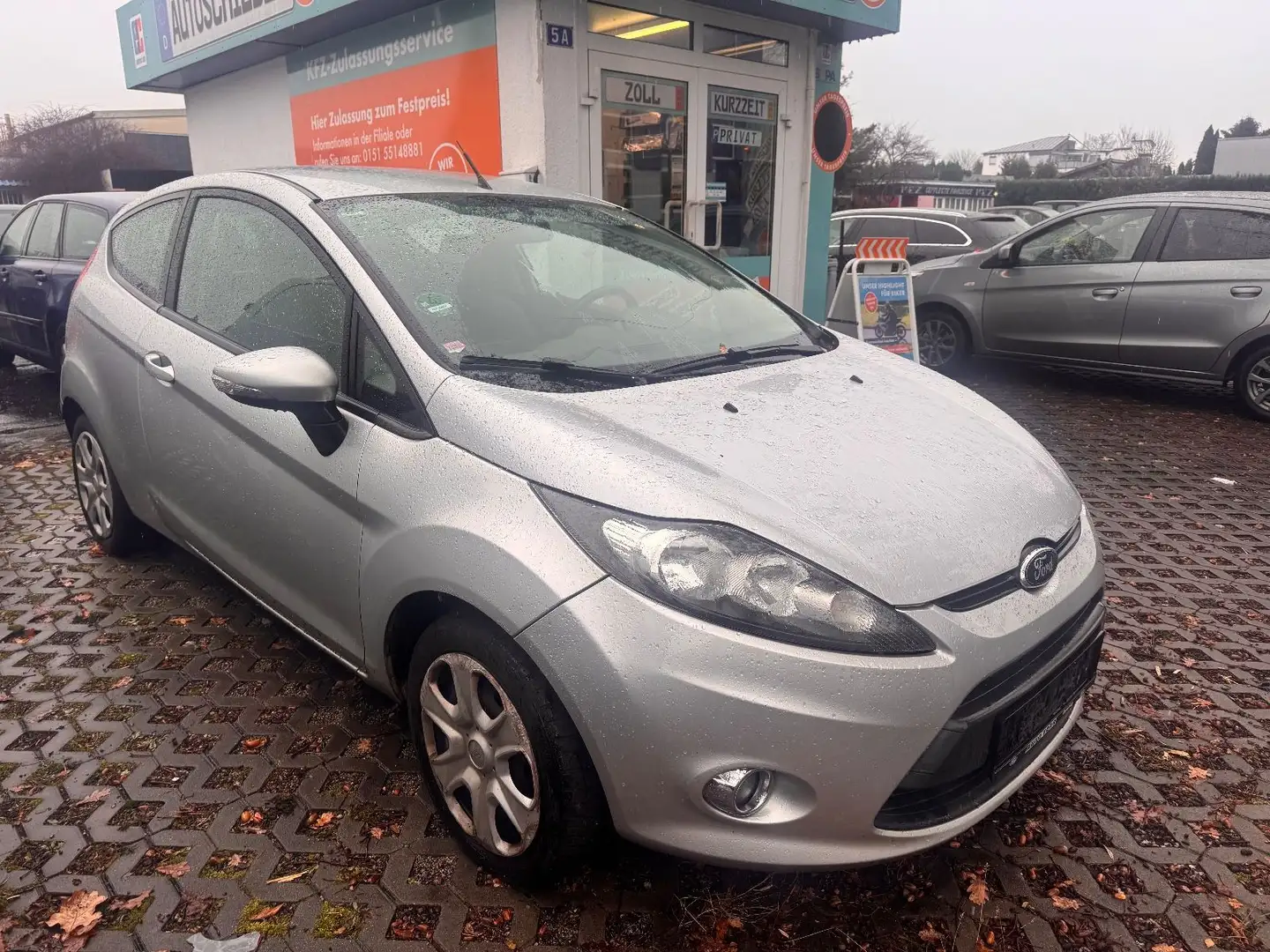 Ford Fiesta 1,4 TDCi DPF Ambiente*TÜV01/2026 Argent - 2