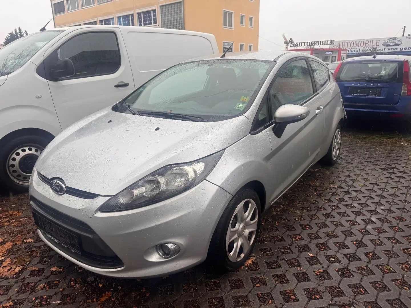 Ford Fiesta 1,4 TDCi DPF Ambiente*TÜV01/2026 Argent - 1