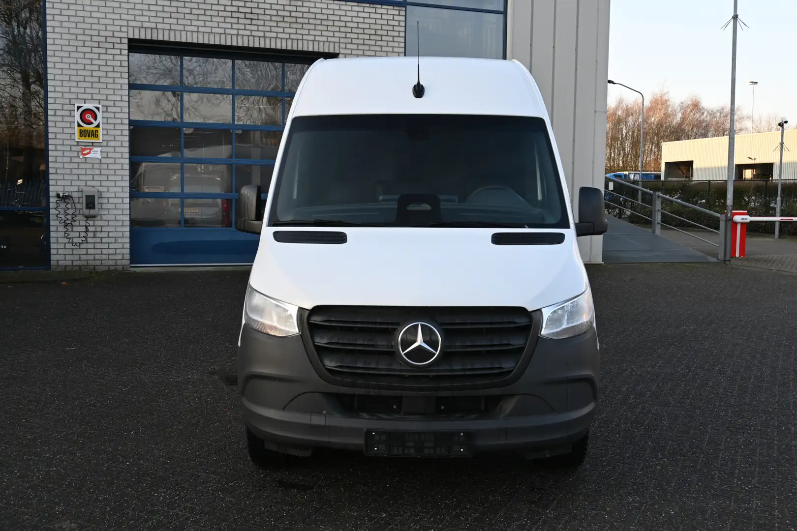 Mercedes-Benz Sonstige eSprinter 314 L3H2 Pro 81kWh DC laden 115 kW, 270 Weiß - 2