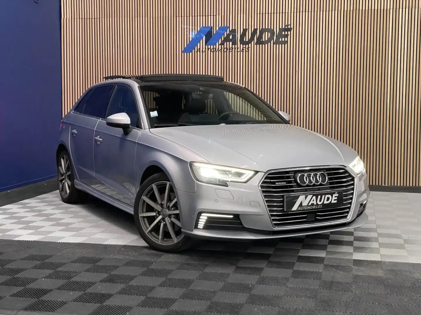 Audi A3 Sportback 1.4 TFSI e-tron 204 CH S-Tronic Design luxe B\u0026O Gris - 1