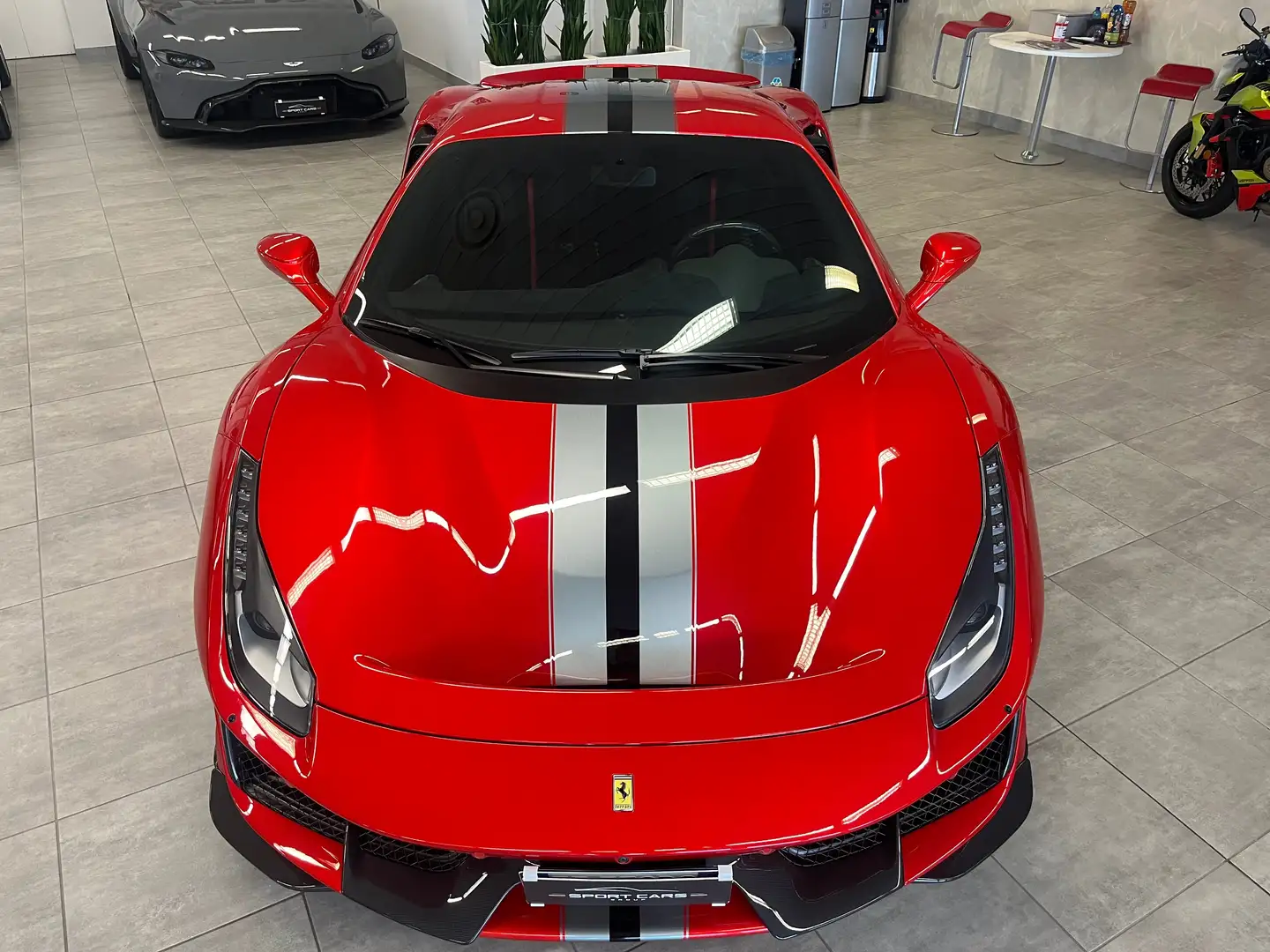 Ferrari 488 PISTA Rot - 2