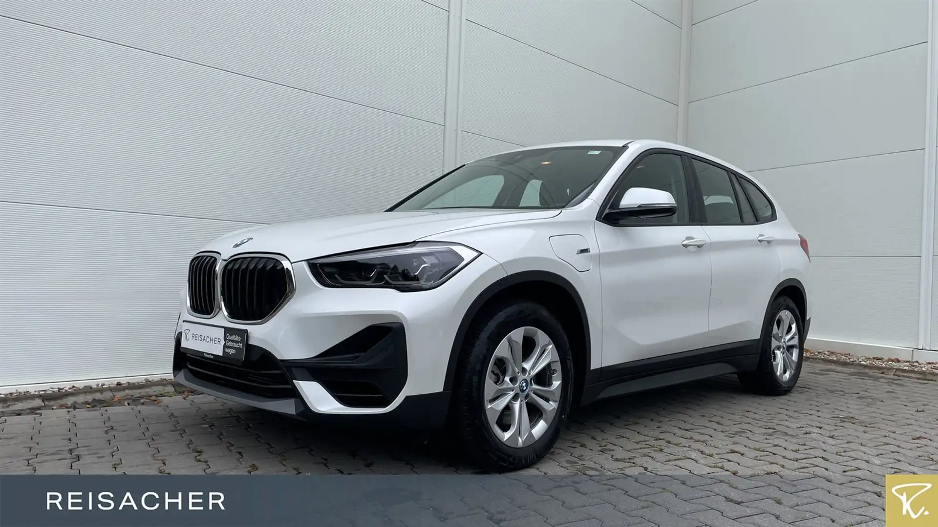 BMW X1 xDrive 25e Advantage,AHK,NaviPl.HuD,RFK,LED Weiß - 1