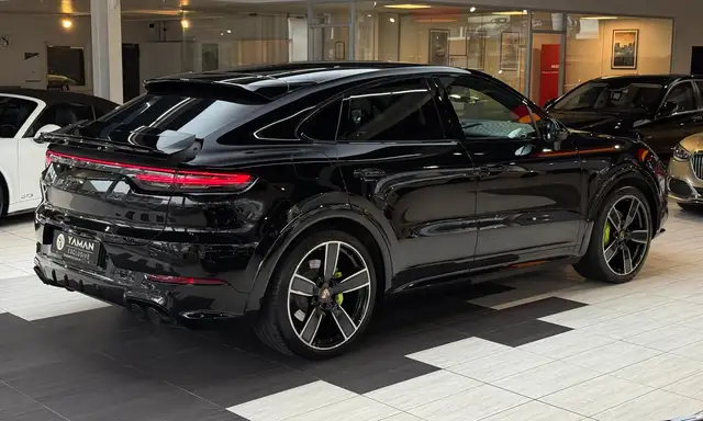 Porsche Cayenne view 6