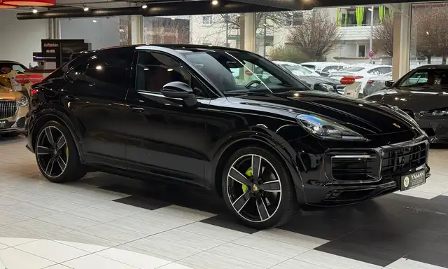 Porsche Cayenne view 4