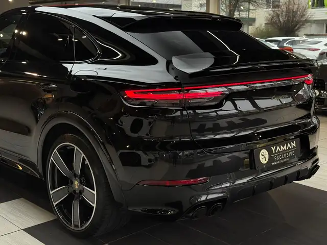 Porsche Cayenne view 9