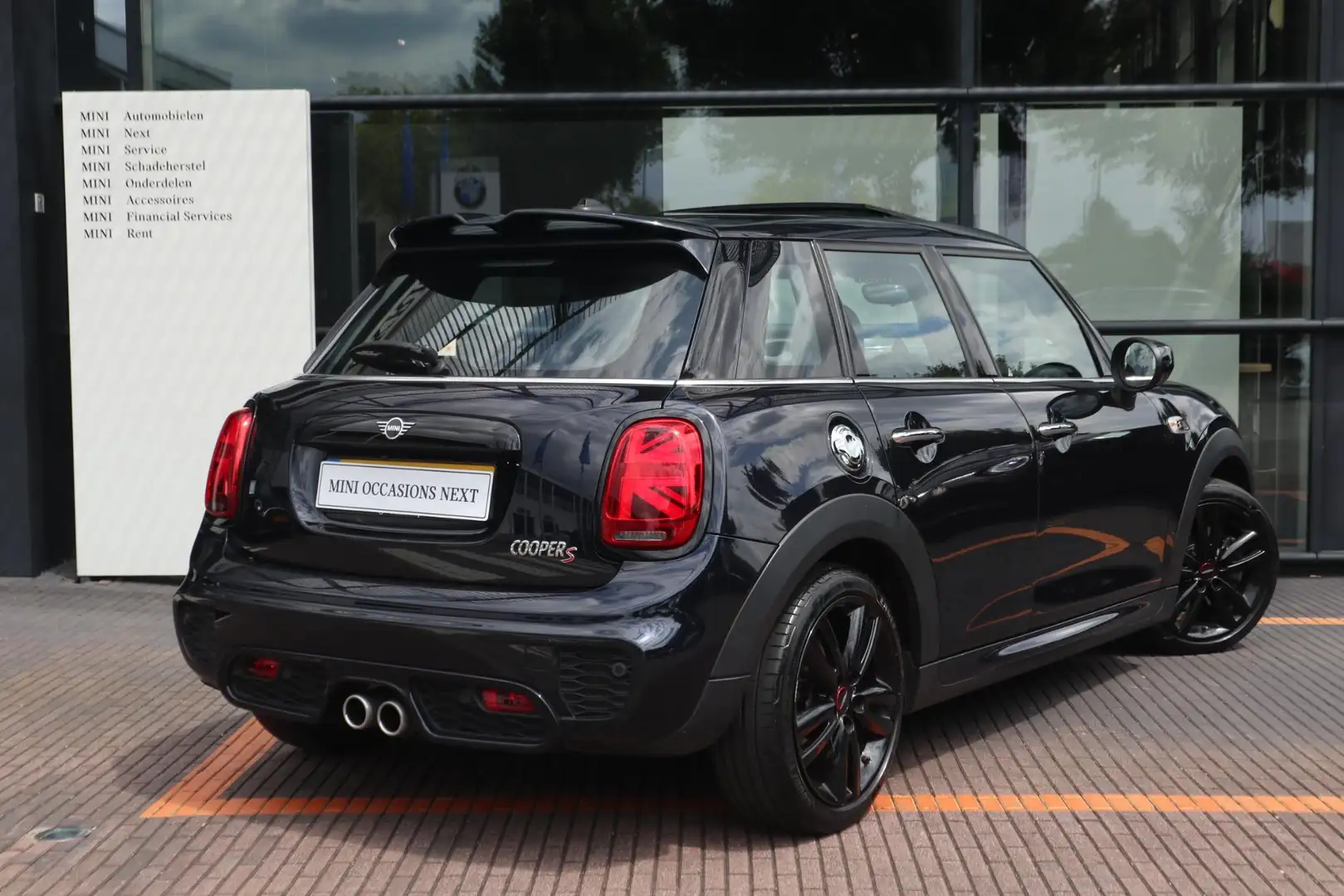 MINI Cooper S 5-deurs | Hammersmith Edition | JCW-Pakket | Glaze Blauw - 2