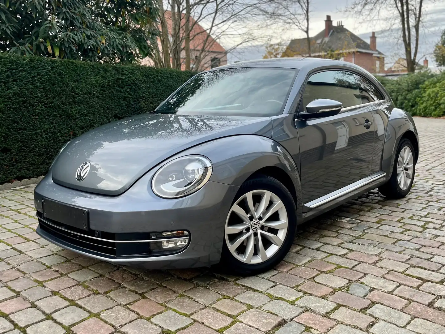 Volkswagen Beetle 1.2 TSI Design Full Option ### 74000 km ### Gris - 1
