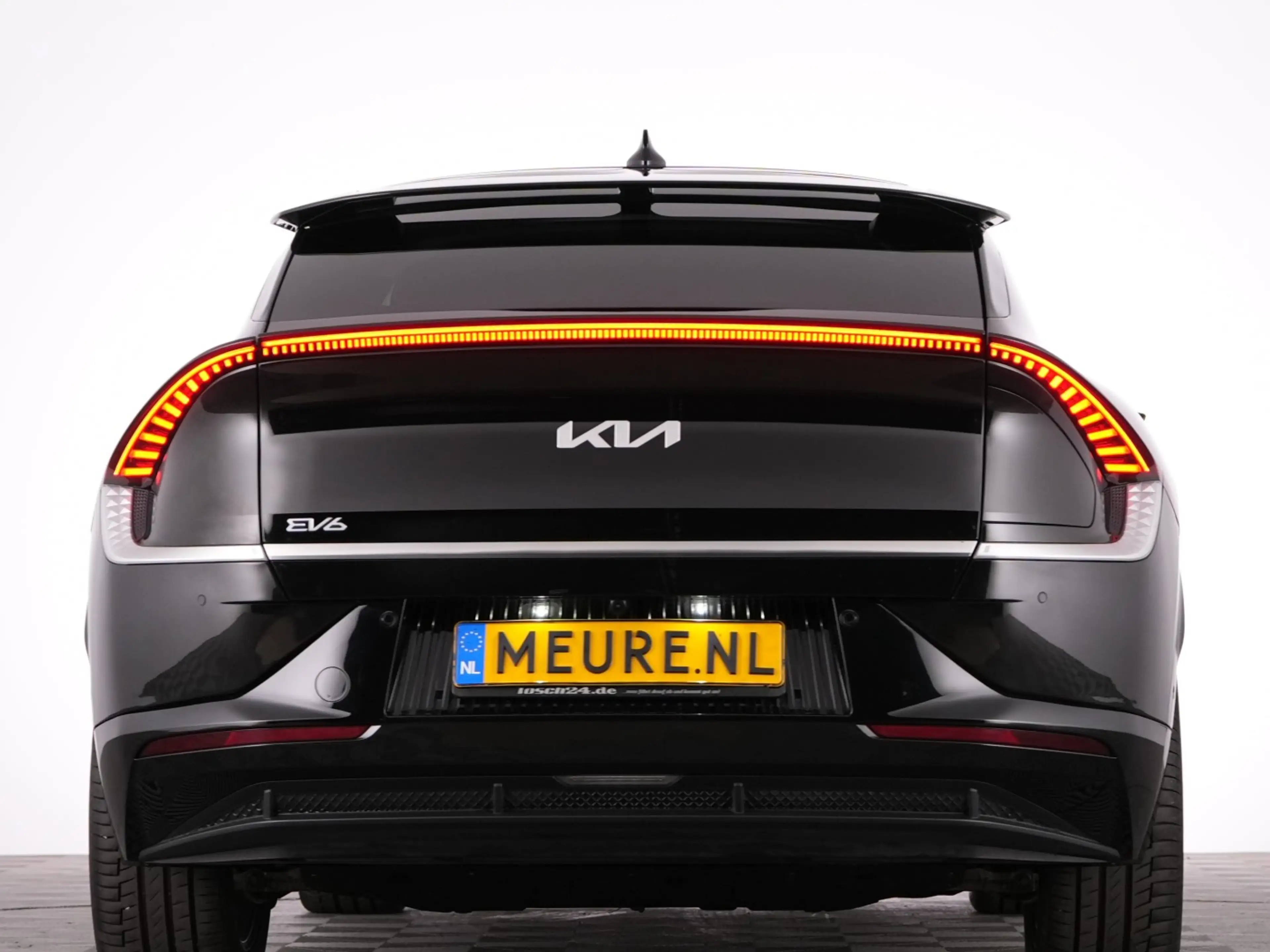 Kia EV6 Plus AWD 77.4 kWh 325PK | LEDER | Full LED | EL. S — photo 32