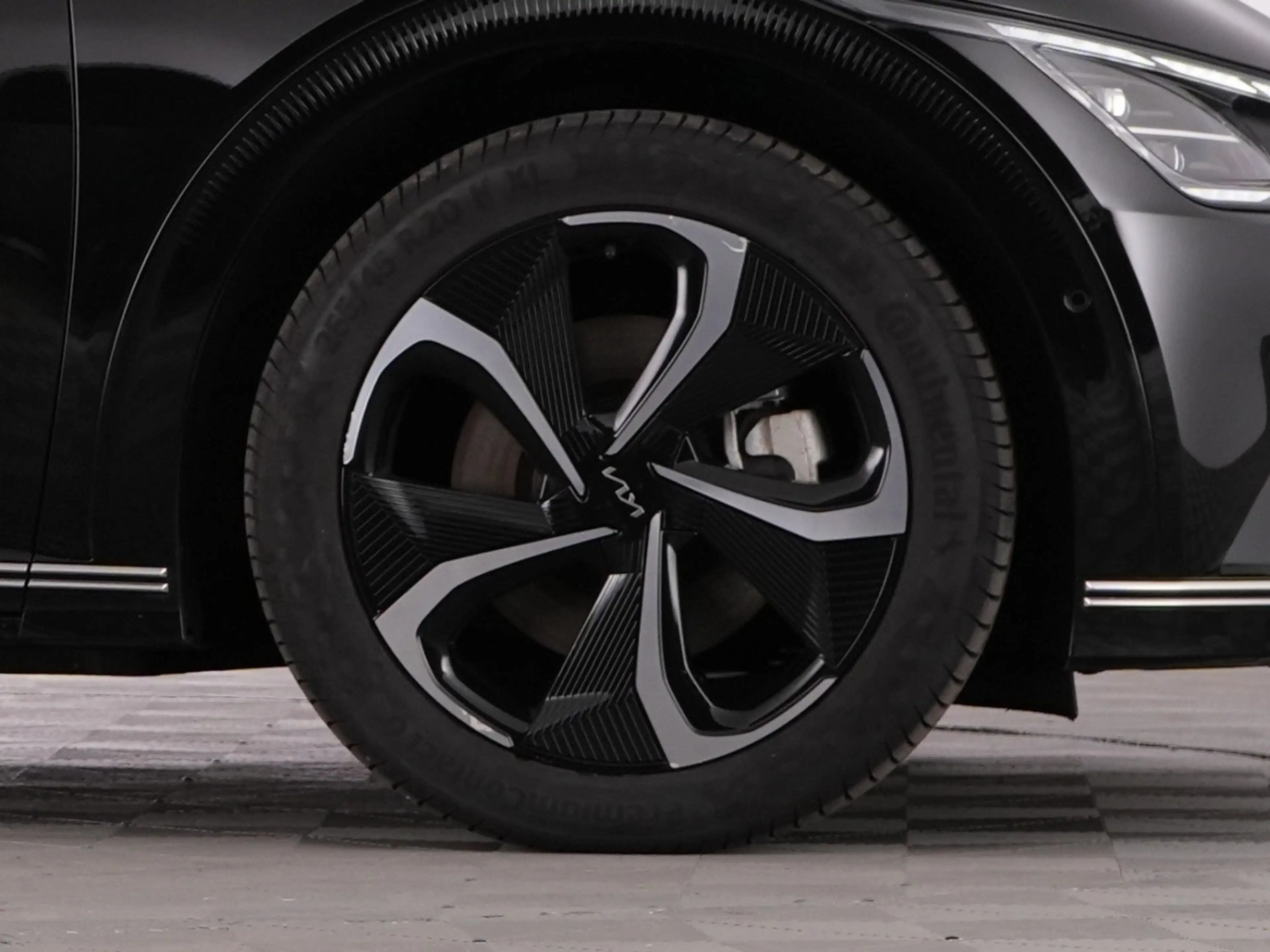 Kia EV6 Plus AWD 77.4 kWh 325PK | LEDER | Full LED | EL. S — photo 40