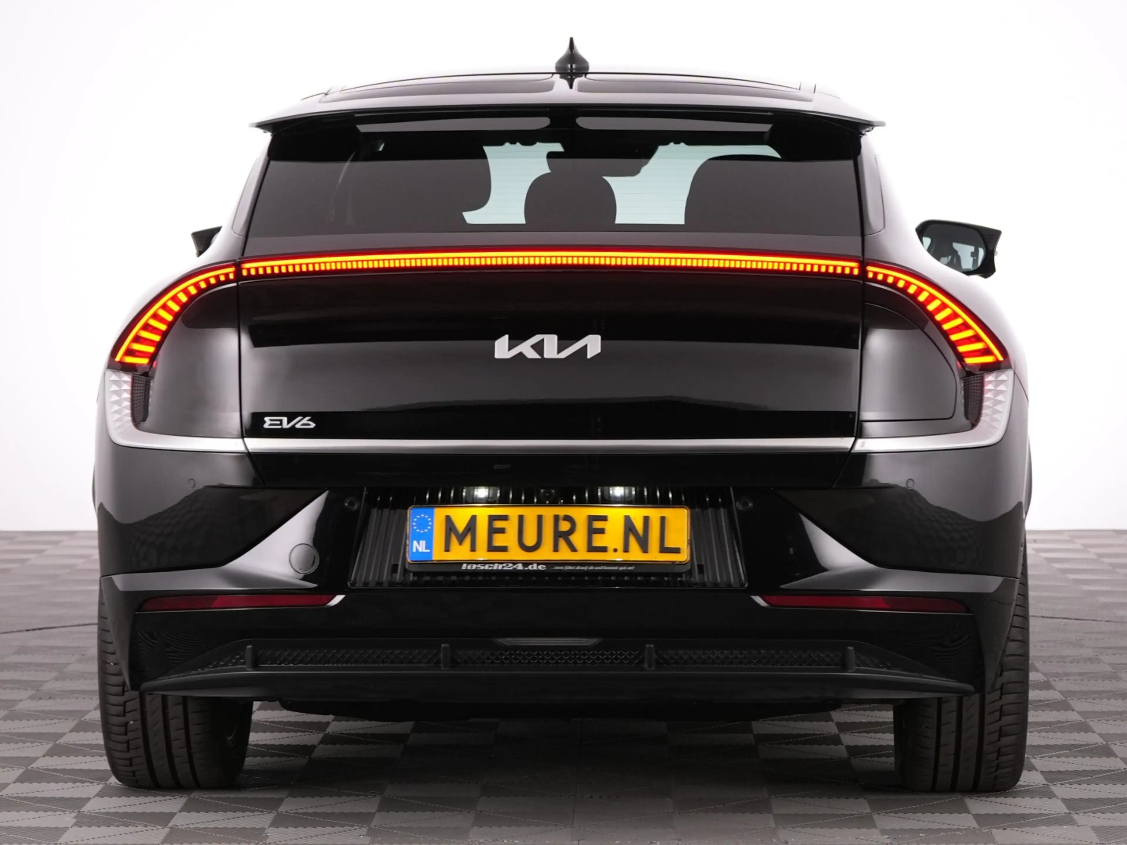 Kia EV6 Plus AWD 77.4 kWh 325PK | LEDER | Full LED | EL. S — photo 18