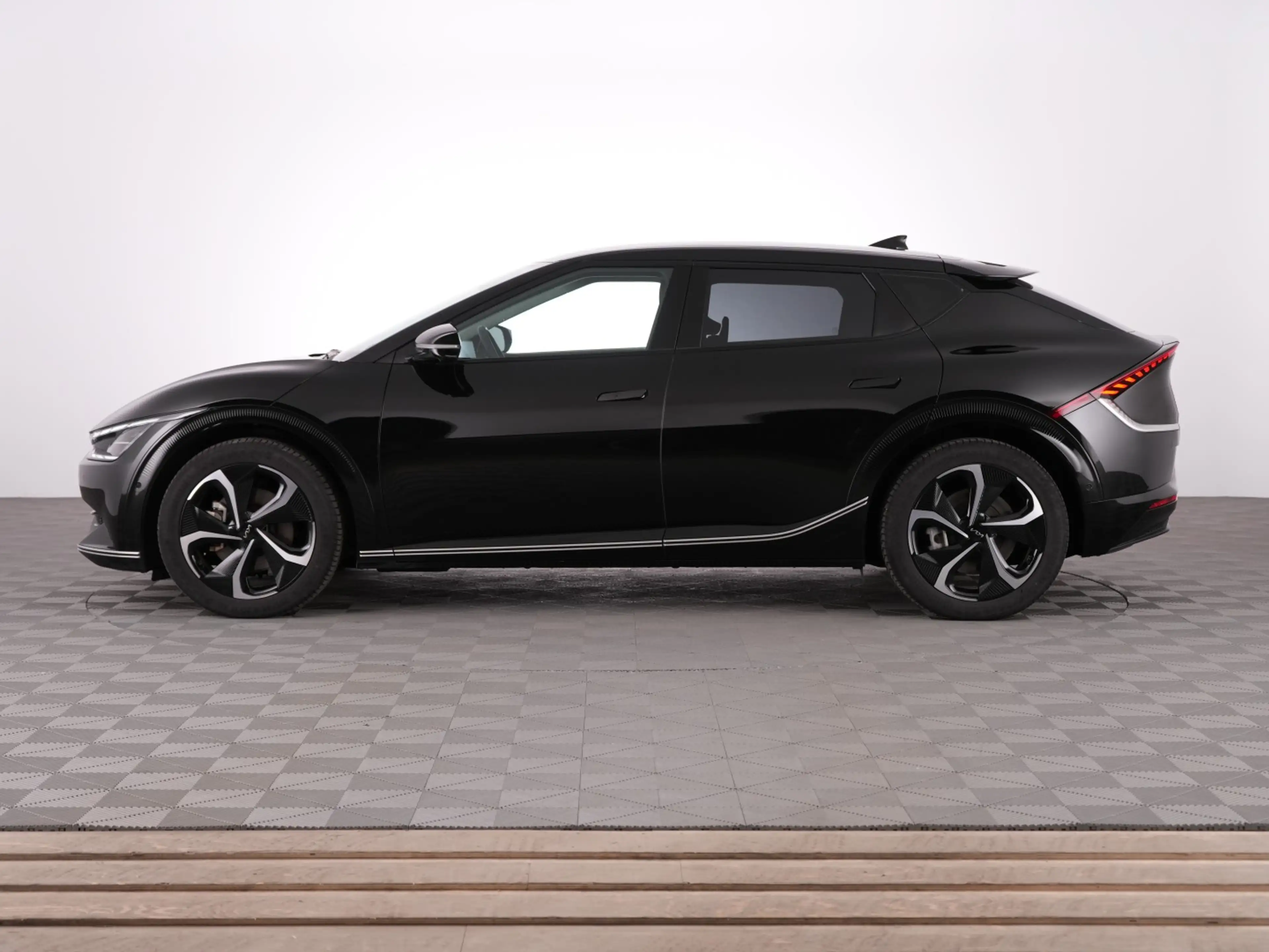 Kia EV6 Plus AWD 77.4 kWh 325PK | LEDER | Full LED | EL. S — photo 19