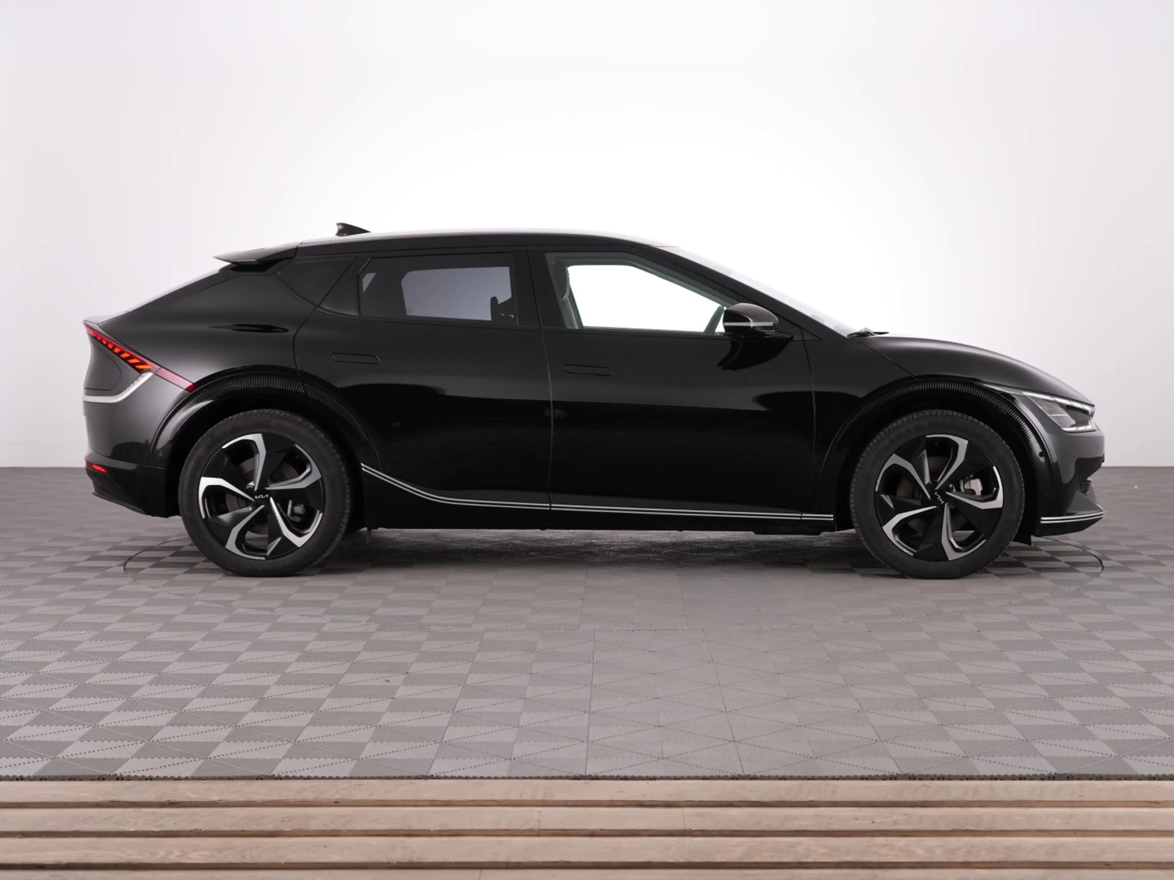 Kia EV6 Plus AWD 77.4 kWh 325PK | LEDER | Full LED | EL. S — photo 20