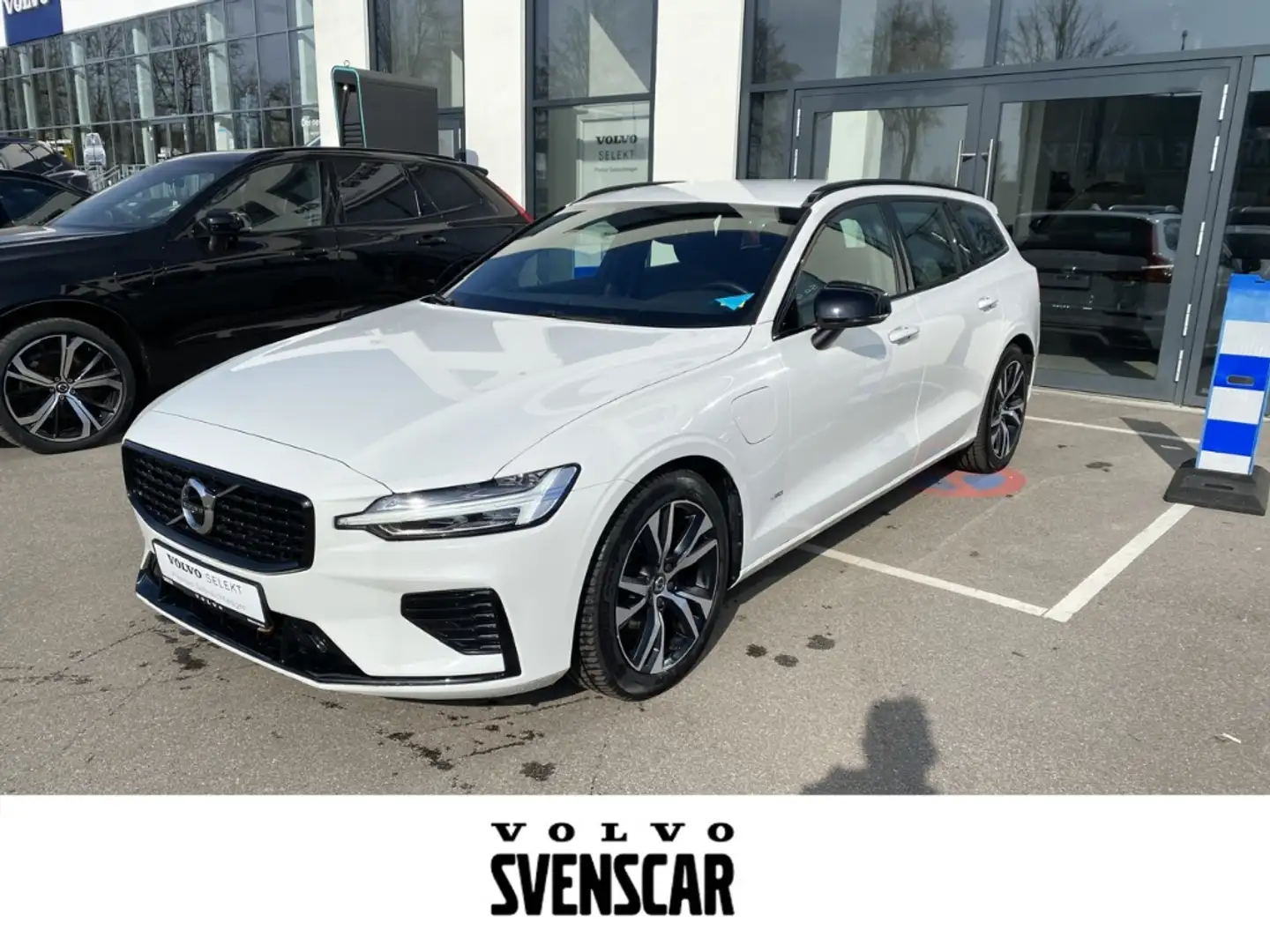 Volvo V60 R-Design Recharge Plug-In Hybrid AWD T6 Twin Engin Blanc - 1