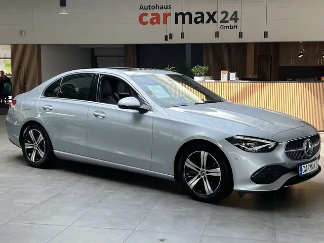 Mercedes-Benz 220 C C220 EQ Boost Avantgarde Pano Navi LEDKamera