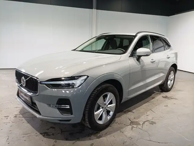 Volvo XC60 view 3