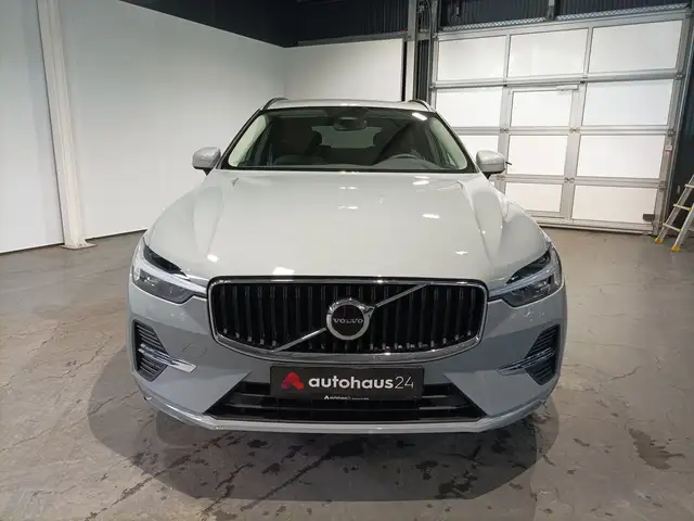 Volvo XC60 view 2