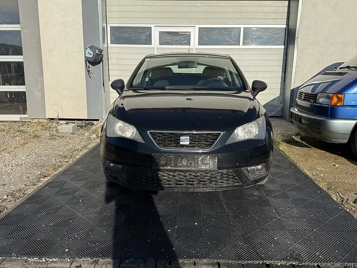 SEAT Ibiza SportCoupé Reference 1,4 Schwarz - 2