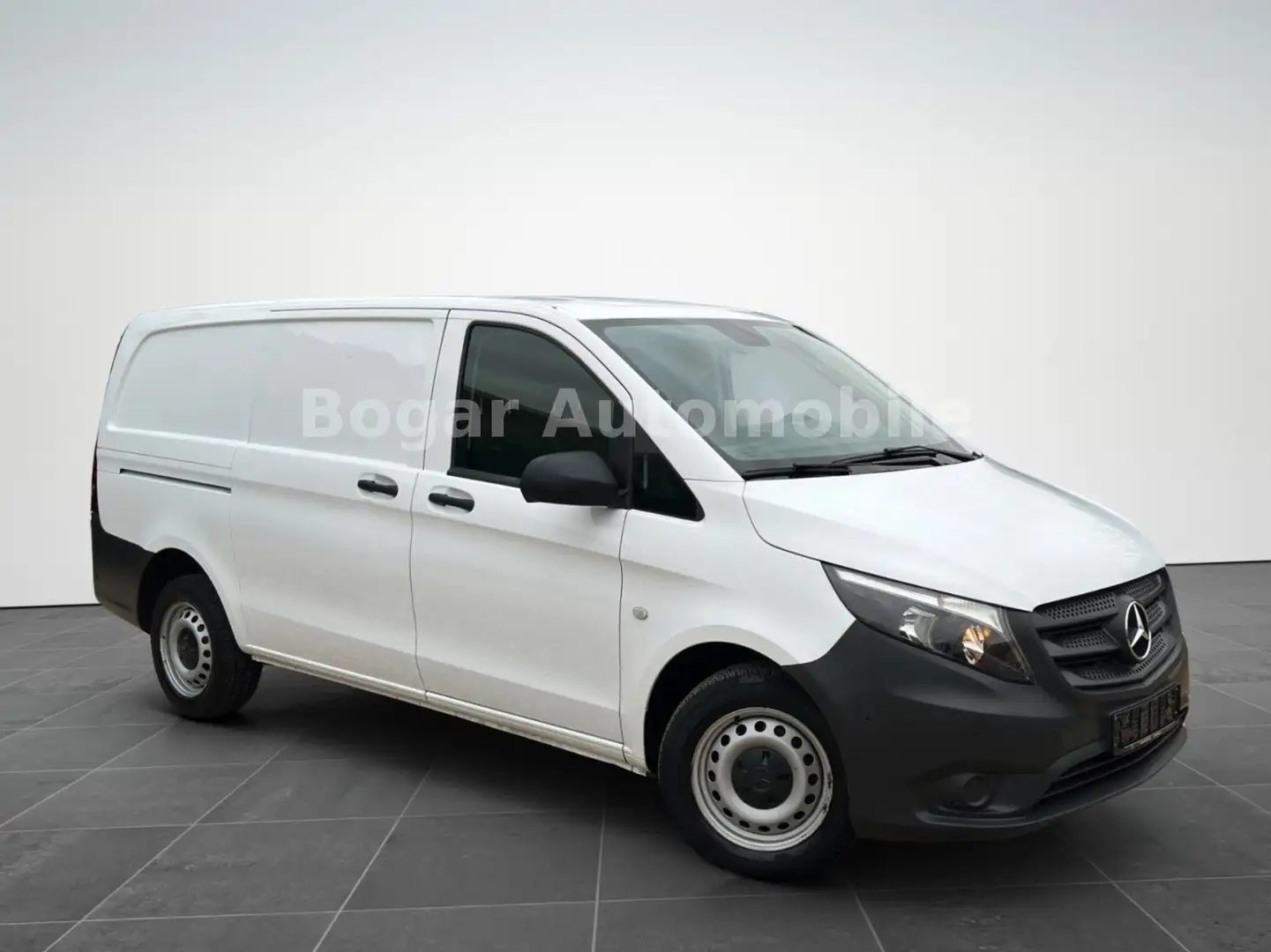 Mercedes-Benz Vito 111 CDI Lang *1.HAND*KLIMA*NAVI*TEMPOMAT* Weiß - 2