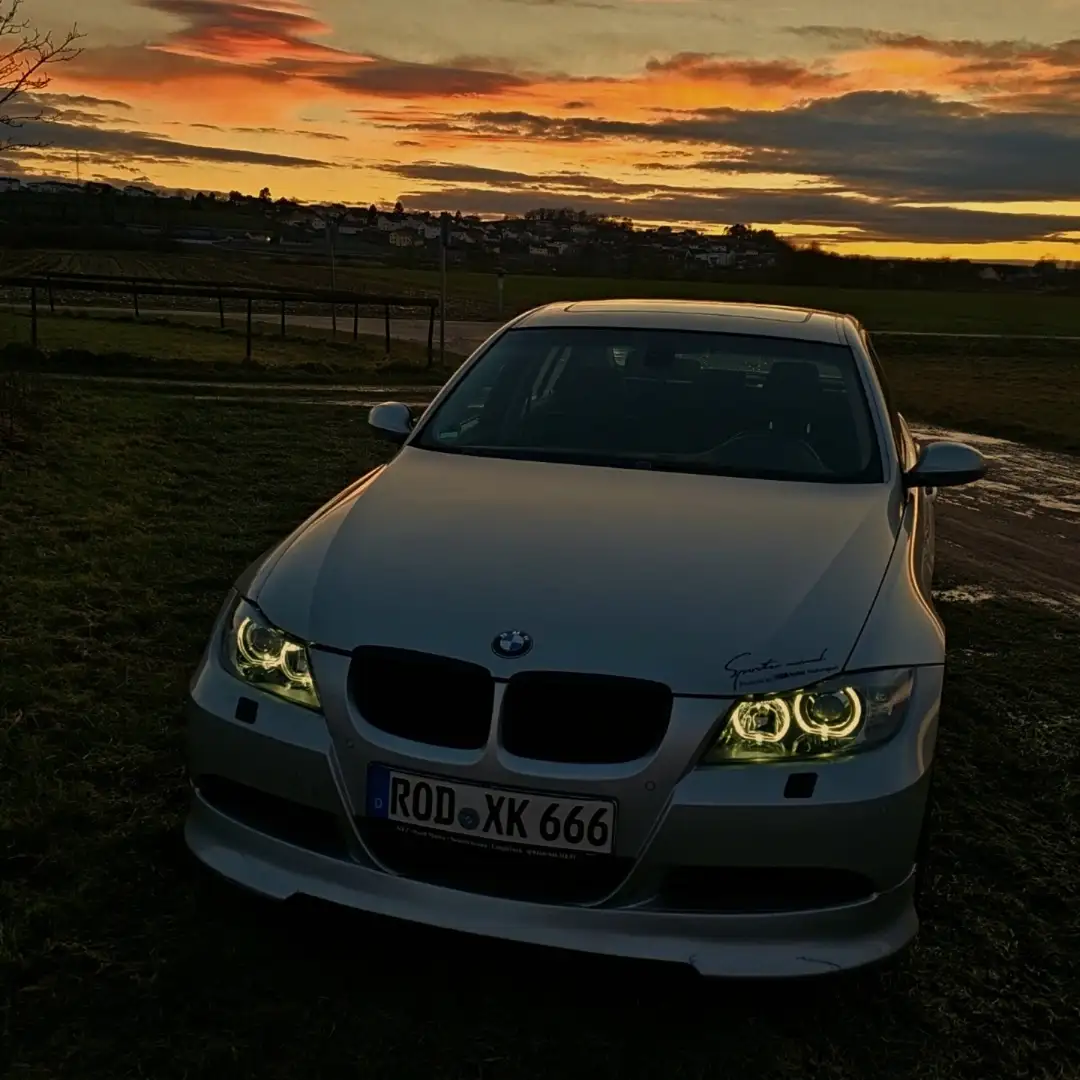 BMW 320 e90 320i - 1