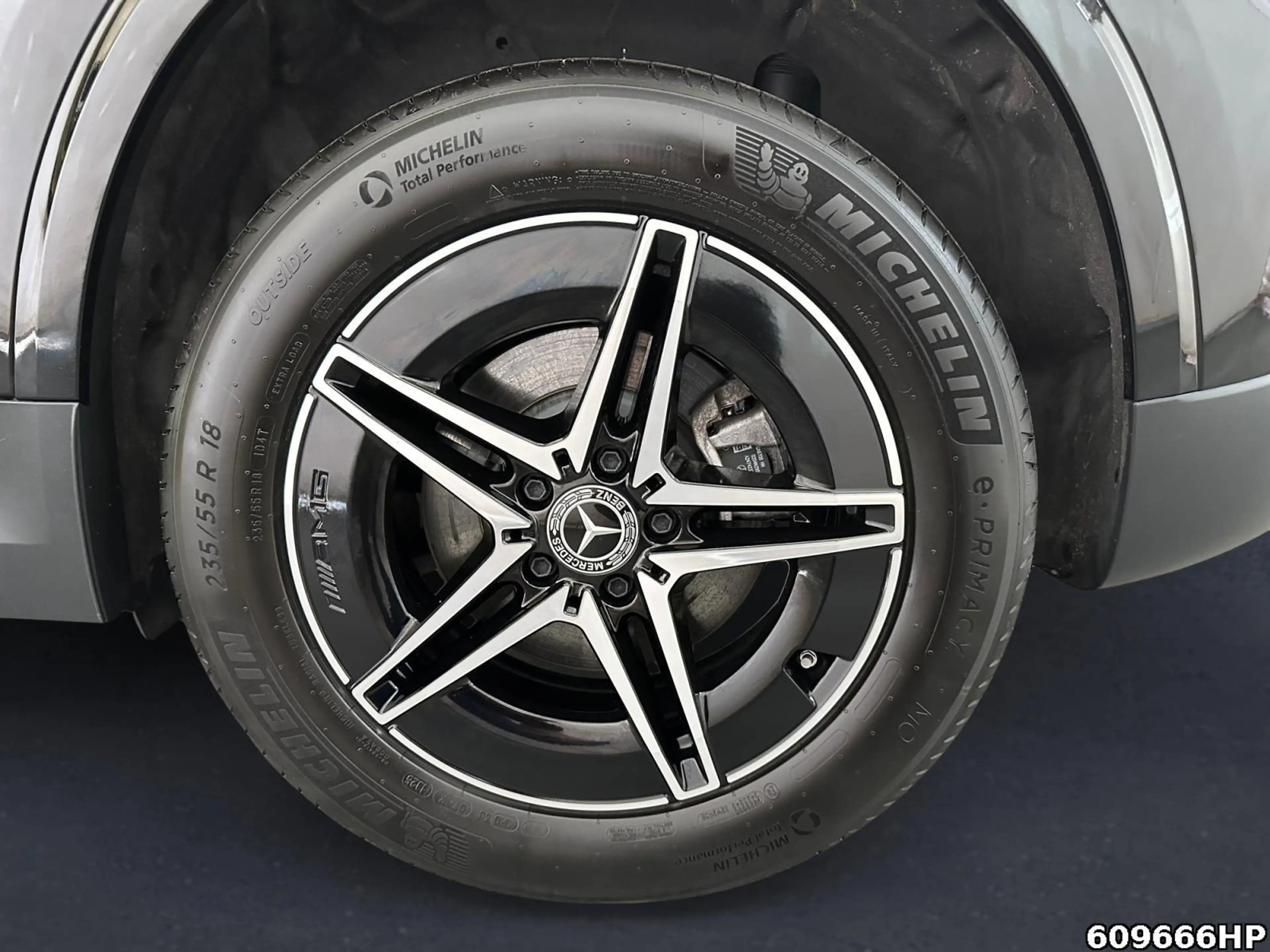 Mercedes-Benz EQA 300 4M AMG  AHK Keyless Ambiente Lenkradhzg. — photo 5