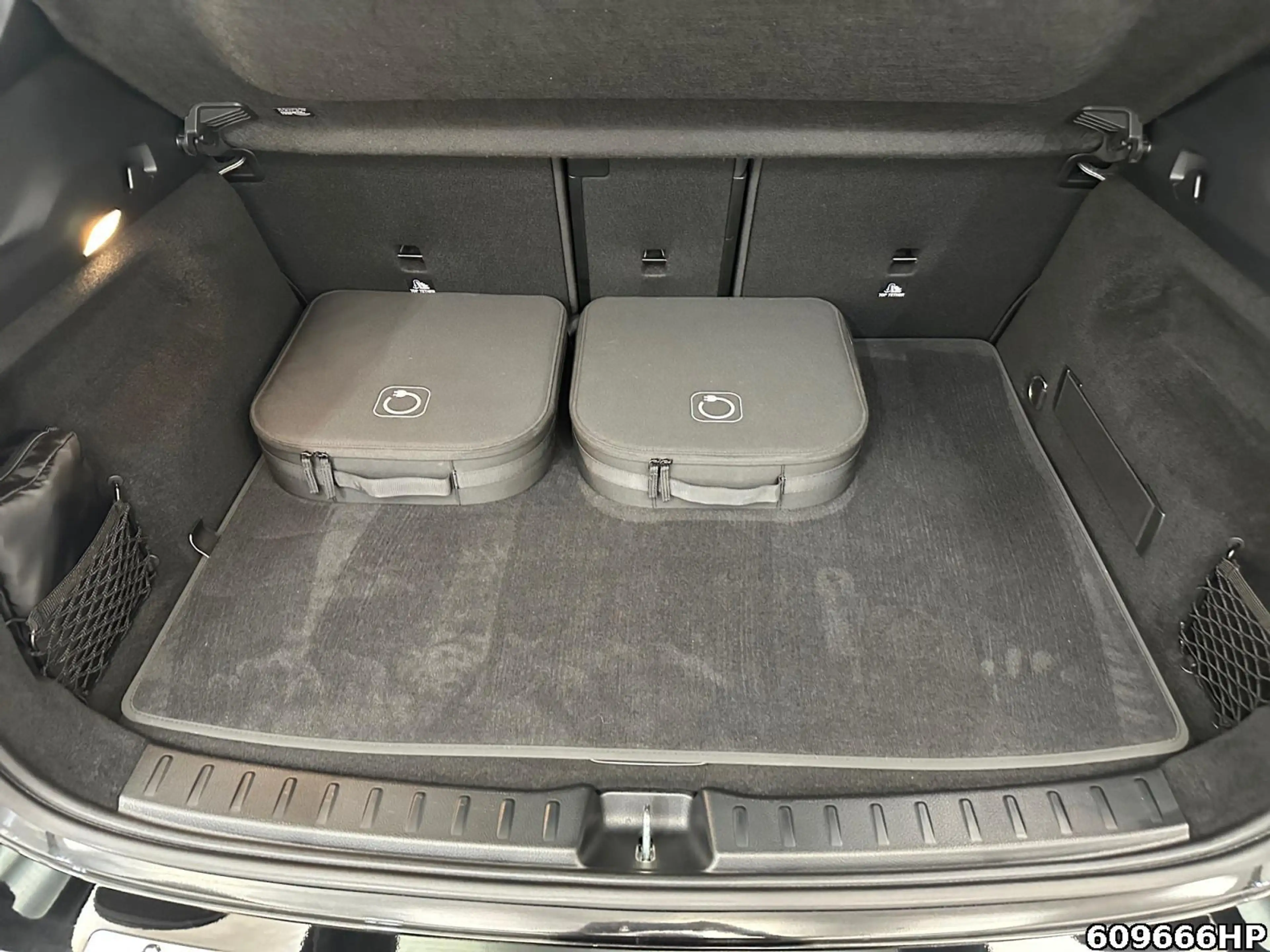 Mercedes-Benz EQA 300 4M AMG  AHK Keyless Ambiente Lenkradhzg. — photo 6